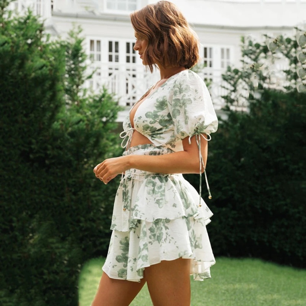 SAINTS + SECRETS Sylvia Shirred Layered Hem Floral Mini